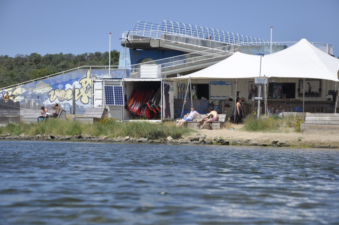 Self-sufficient surf school